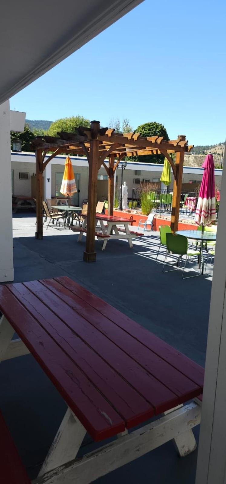 Riverside Motel Penticton Kültér fotó