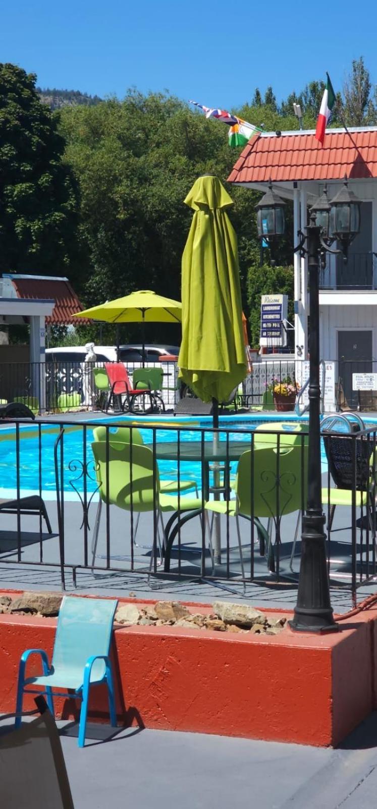 Riverside Motel Penticton Kültér fotó